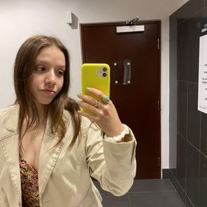 Meet your Posher, Maria victoria